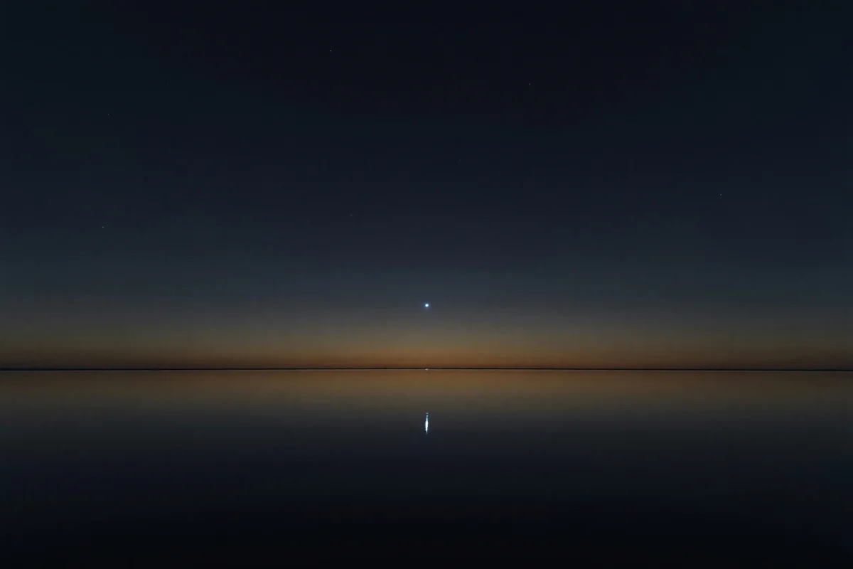 Decan 9: The Brightest Star Is the Closest One
